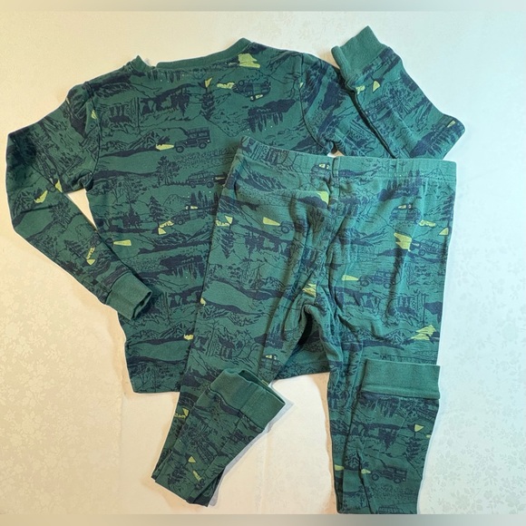 Bundle EUC Tops Button Down & Fleece; 2 GUC Pajamas Cars & Christmas/Santas - Picture 11 of 16